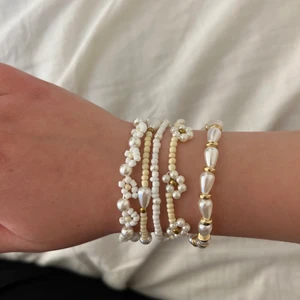 Armband  - Självgjorda armband och ringar, 1 ring för 30kr och armband 69kr/st, finns att komma med önskemål om hur du vill ha ditt smycke också! Skicka privat för fler bilder 