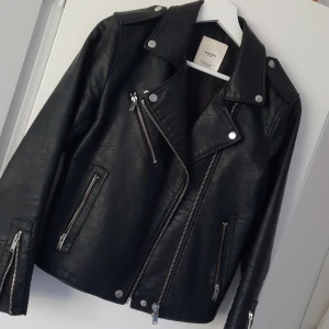 Mango skinnjacka  - Storlek s