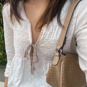 odd molly remix blouse - sjukt snygg blus från odd molly i jättebra skick! kan skicka fler bilder i dm :) 