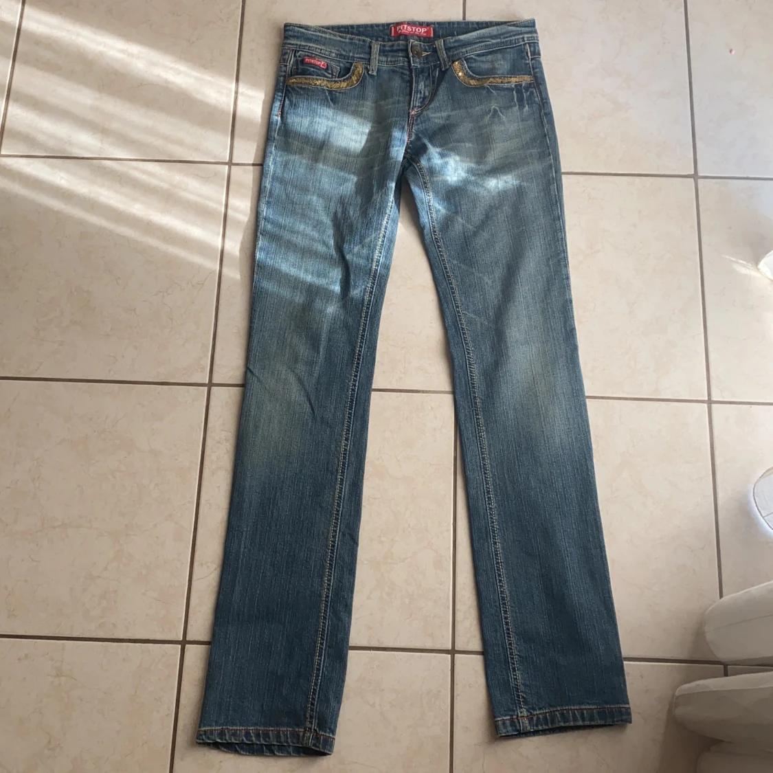 Coola Lowrised jeans!:)