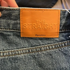 Straightleg jeans - Super snygga jeans köpta på Zalando men märket är bershka. Köpta för 350kr.