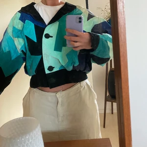 Vintage Dino’z patchwork mocka jacka  - Gör ont att sälja denna men….😢 En croppade Dino’z jacka i mocka, tyvärr har mockan blivit lite intakt bla solblekt och fläckar. jag skickar bilder på detta vid intresse💕