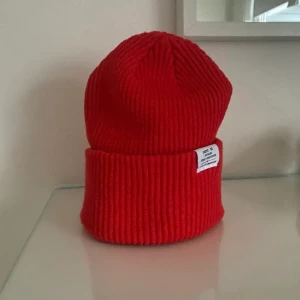 Mössa - Röd mössa. Fint skick <3