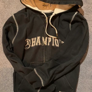 Champion Zip Up - Fin mörk blå champion zip up hoodie. 
