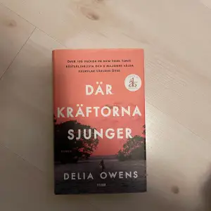 Där kräftorna sjunger av Delia Owens! På svenska. Bra skick, helt oläst.