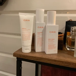 Caia hudvård - Tonern såld! Nypris 665kr Toner: 4/5 kvar Cleanser: Endast testad. Dagkräm: såld