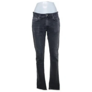 Acne jeans  - Jätte fina acne jeans.  Köpte ifrån Sellpy men fick tyvärr ingen användning av de så säljer de nu vidare❣️