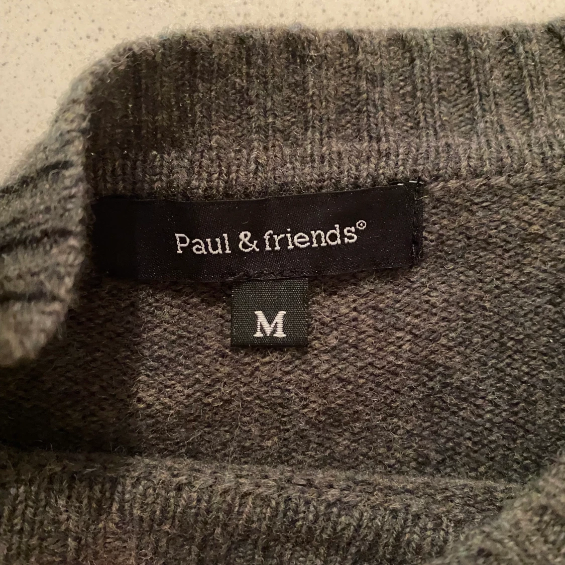 PAUL AND FRIENDS ULL TRÖJA - 90
