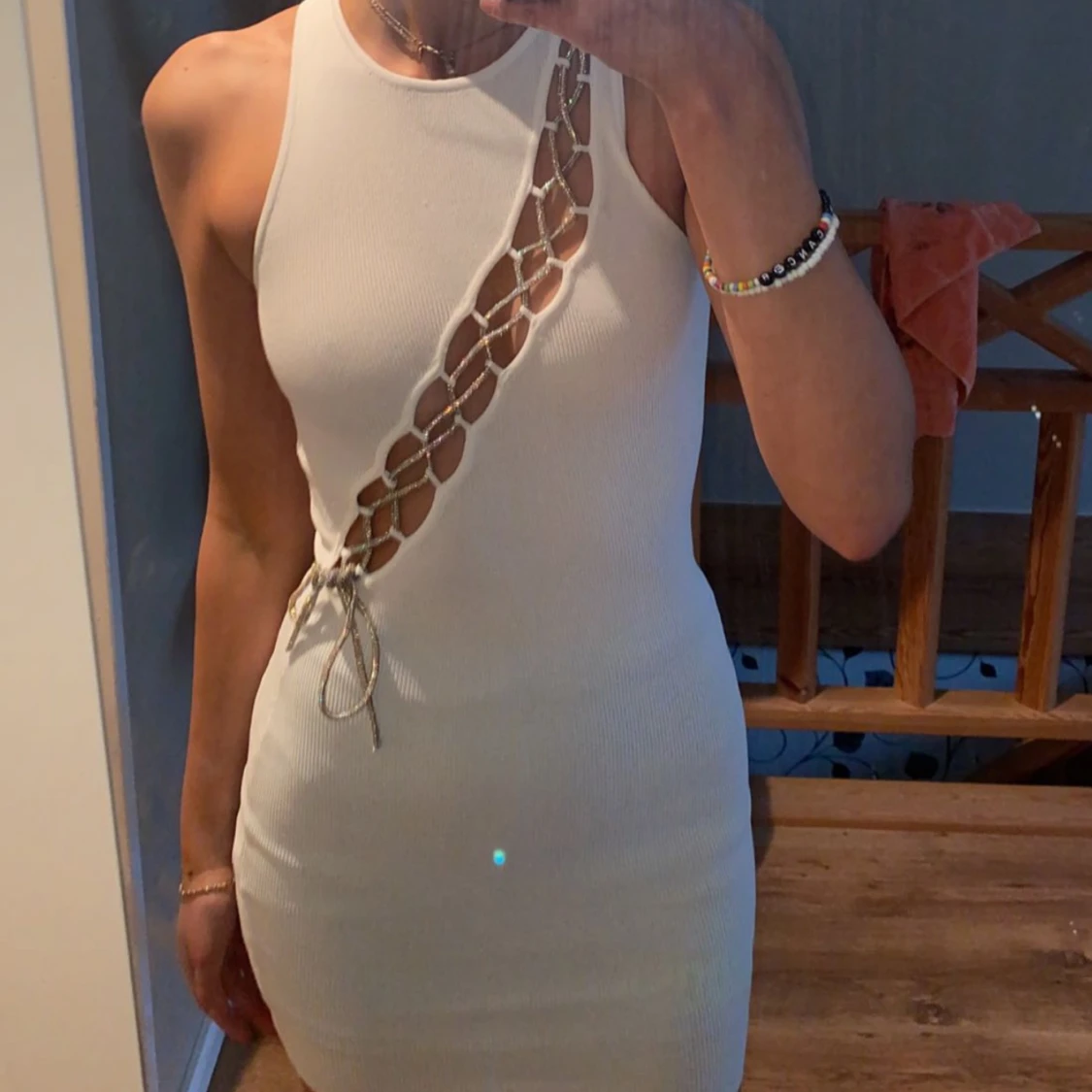 Vit Bershka klänning m. glittrig snörning - 90