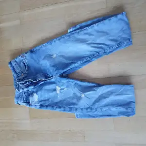 Båda jeans från Bik Bok, använda 1gång