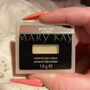 Mary Kay mineral eye colour - ögonskugga Färg: Moonstone Ny skick, har blivit liggande bara och inte använd