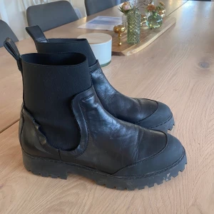 Chelsea boots - Chelsea boots, knappt använda. Nypris 1500