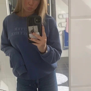 Sweatshirt  - Säljer denna suuuperfina sweatshirten från Gina tricot. Sparsamt använt.  Köparen står för frakten, skriv ifall du har några funderingar. ☺️