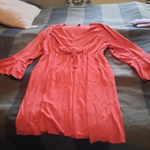 Lång tunika - Lång tunika helt ny,kan skickas mot frakt kostnad,swish eller kontant