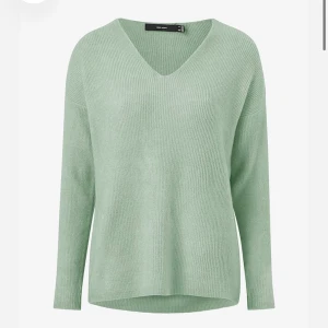Stickad tröja  - Säljer denna jätte fina och oanvända tröjan från vero Moda 🤍