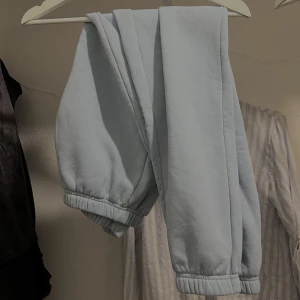 Mjukisbyxor  - Mjukisar från Gina Tricot i nyskick. Strl Xxs