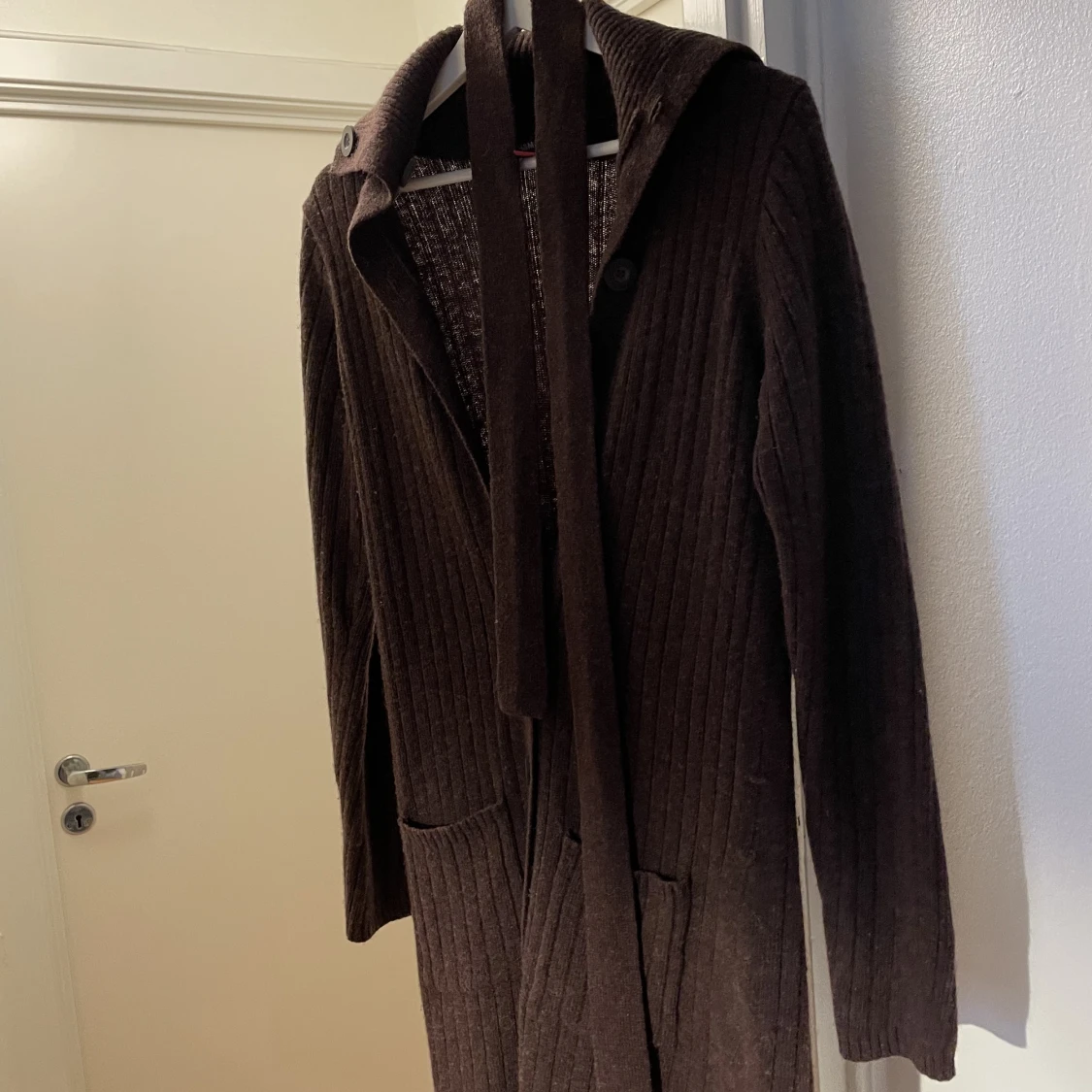 Stickad brun klänning  - 90