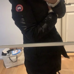 Canada goose  - CANADA GOOSE jacka modell  Lorette parka, Strl XS, Kvitto finns. Använd få gånger.  Säljs för 5000kr  