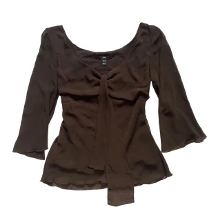 y2k vintage mesh topp - den populära h&m mesh toppen fast lång ärmad version ifykyk 😫Strl 42 på lapp men mer en XS-M i storlek. Köparen står för frakt. 🫶🏻