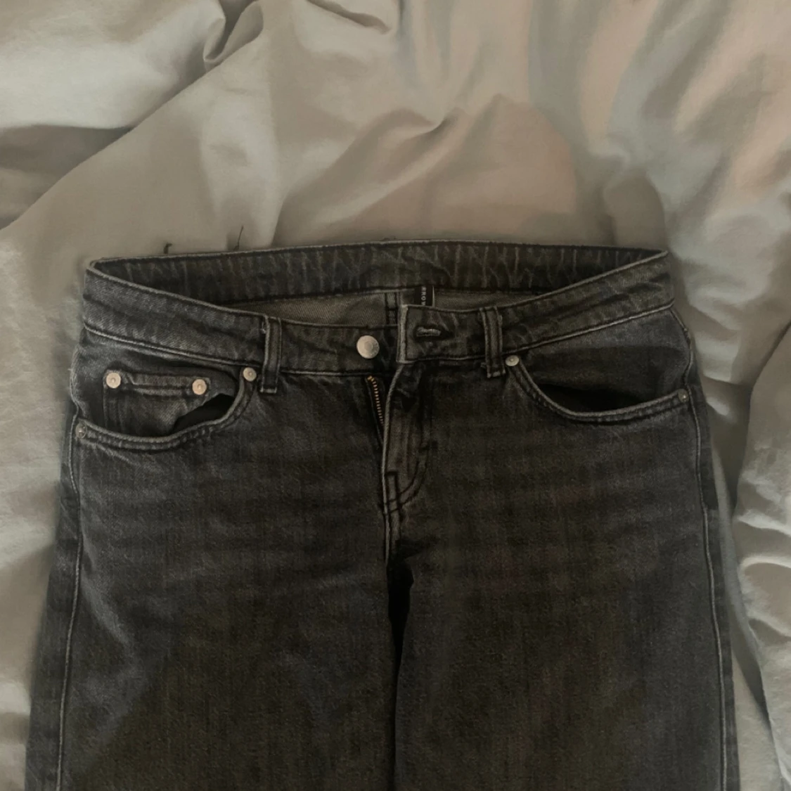 Low arrow weekday - 91