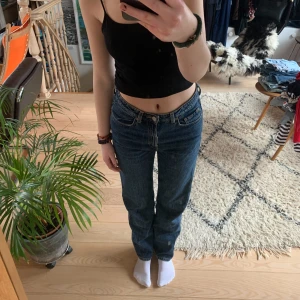 weekday jeans - Weekday jeans i modellen Rowe! Säljer på grund av att jag rensar:)