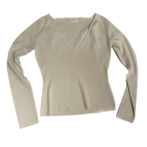 Långärmad tröja  - Fin tröja från märket Clothes, jättebra skick