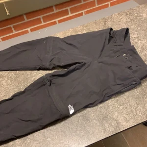 Northface byxor - I fint skick använder den ett par gånger.