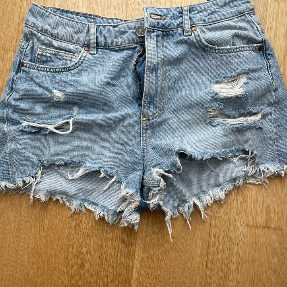 Jättefina jeans shorts från BikBok!!❤️. Shorts.