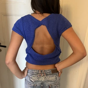Topp med öppen rygg! - Säljer denna stickade topp sommar öppen rygg! Från zara  