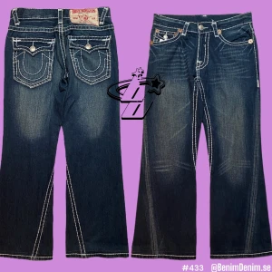 true religion jeans - True Religion jeans Joey Super T  size on tag, 32/33  Ytterben, 100cm  Innerben, 71cm  midja (rakt över), 43  (modell 180cm)