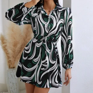 Klänning - Fin klänning i storlek S. Från Shein  Aldrig använd