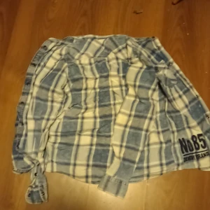 En fin skjorta - Ungefär för folk mellan länge. 155- 169