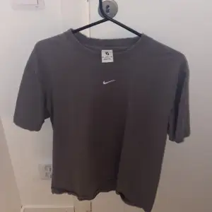 En snygg Nike tröja i bra skick Storlek M