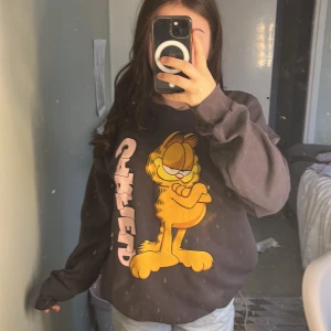 Tröja - Tjock tröja i storlek 170 men funkar för nån i storlek M!