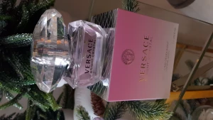 Versace Bright Crystal perfume deodorant 50ml.   - Versace Bright Crystal perfume deodorant 50ml.  Oanvänd  Pris. 210kr  Frakt tillkommer 66kr annars finns i Skänninge  Finns på flera sidor
