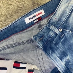 Tommy hilfiger jeans 28/32 - Aldrig använd efter som den inte passade så nyskick 