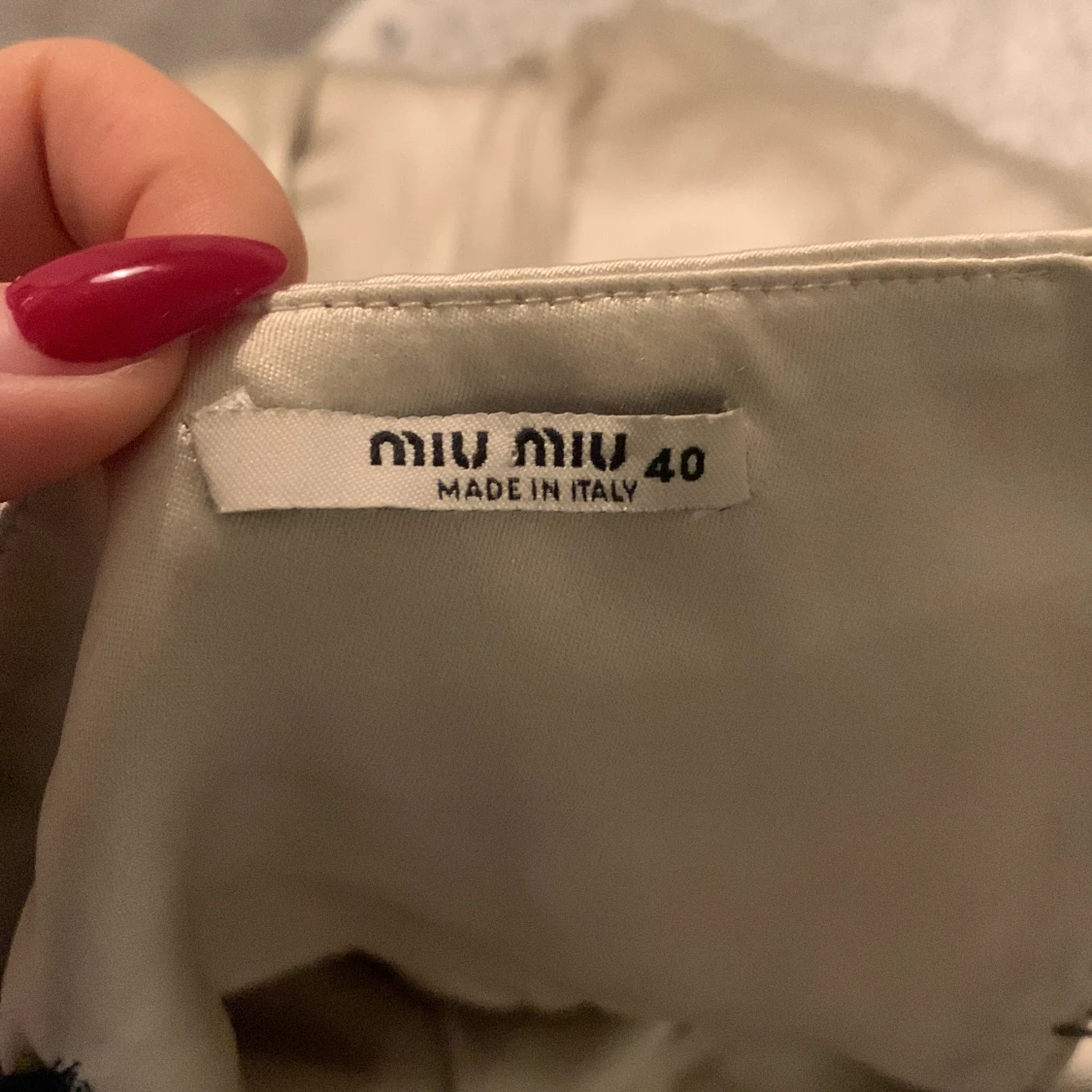 Guldig klänning - 91