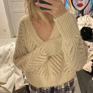 Tröja - Knappt använd, lite oversized men passar som S/M