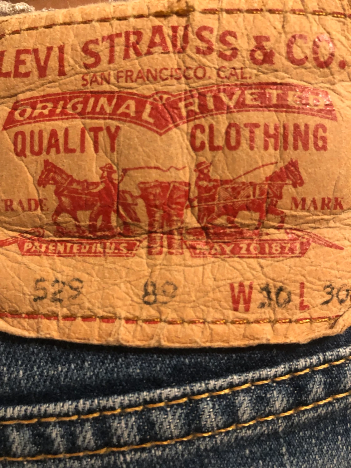 Blå Levis jeans 