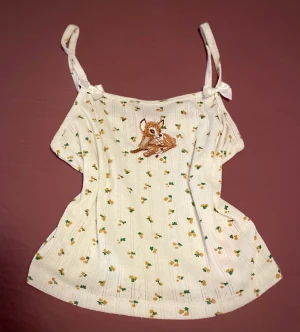 Coquette milkmaid Dollskill top - En så söt coquette, milkmaid likande top jag köpte på Dollskill! Frakten ligger på 45kr 💕