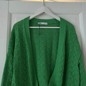 Grön kofta från Zara. Aldrig använd. Storlek S🤍