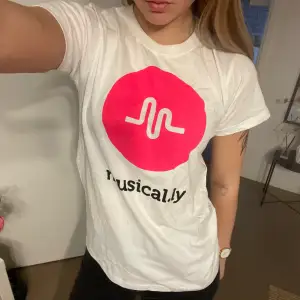 Oanvänd musically T-shirt till er som vill minnas🥇🌟