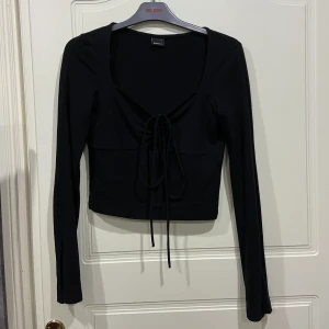 Gina Tricot tröja - En superfin o gullig tröja! Knappt kommit till nån användning!