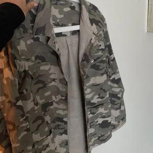 Kamouflage jacka - Jacka från lindex, använd fåtal gånger