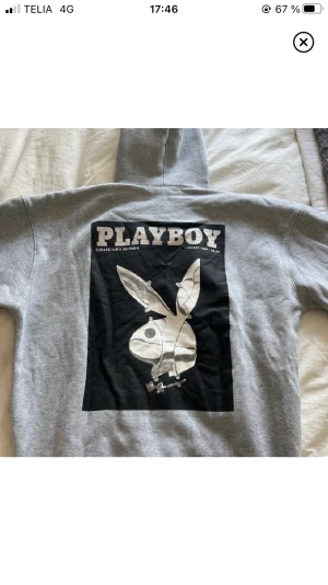 Playboy - (Lånade bilder) kom privat för bild på min hoodie. Inte mycke använd 