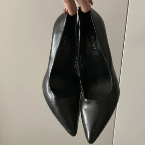 Tiger of Sweden klackskor - Använt skick. Storlek 40. Upphämtning eller träff. 