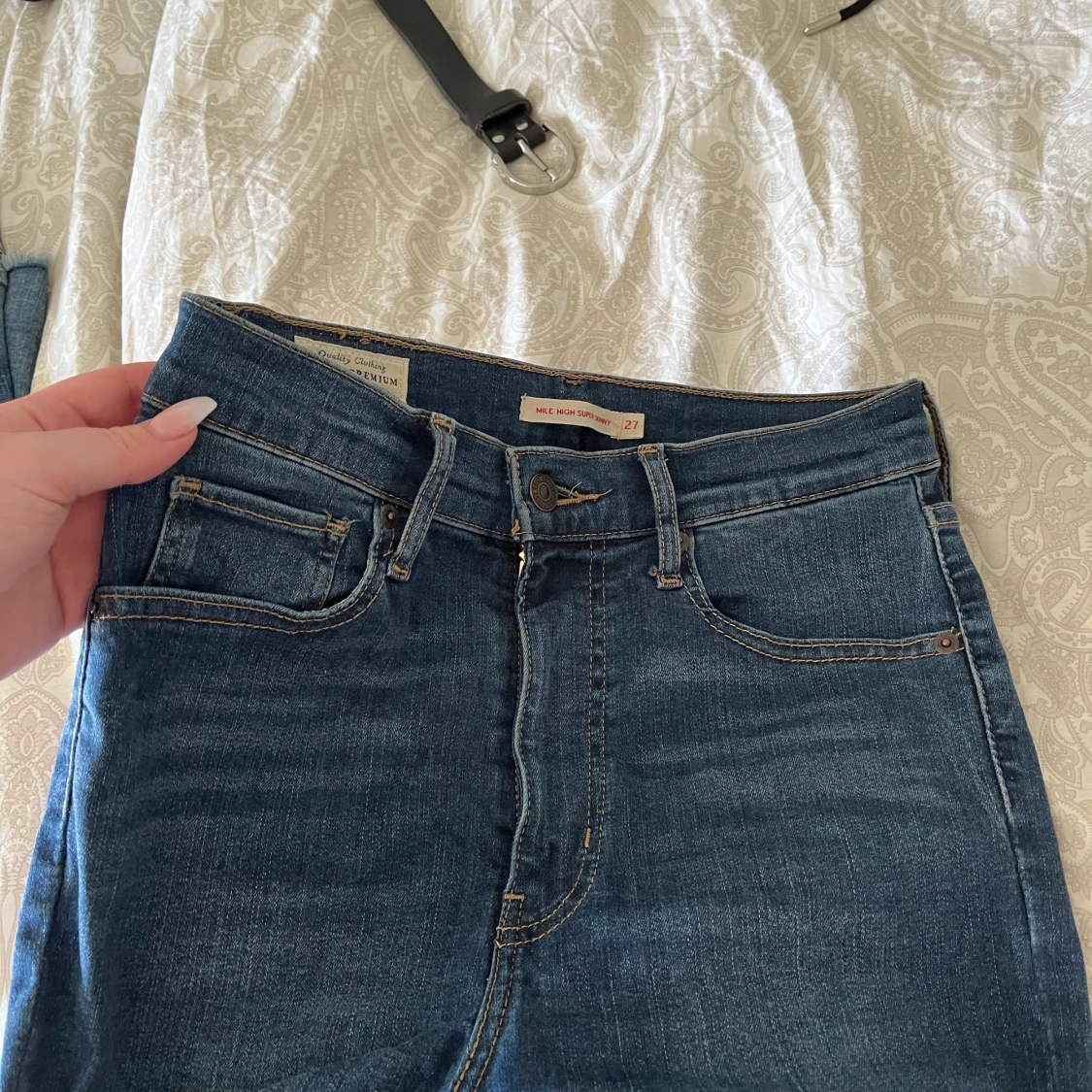 Levis jeans mile high