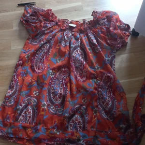 Blus - Fin blus som ny