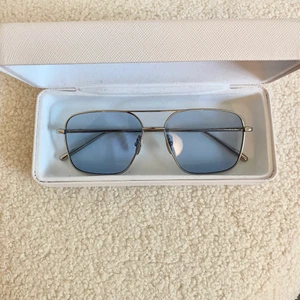 Chimi aviator light blue - Jättesnygga chimis som tyvärr inte kommer till användning. Köpta i mars för 1400 och bara använda en gång sen dess. Slutsålda på hemsidan! Pris kan diskuteras vid snabb affär❤️‍🔥