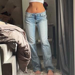 Weekday jeans, använda 1 gång då jag köpte fel storlek. 